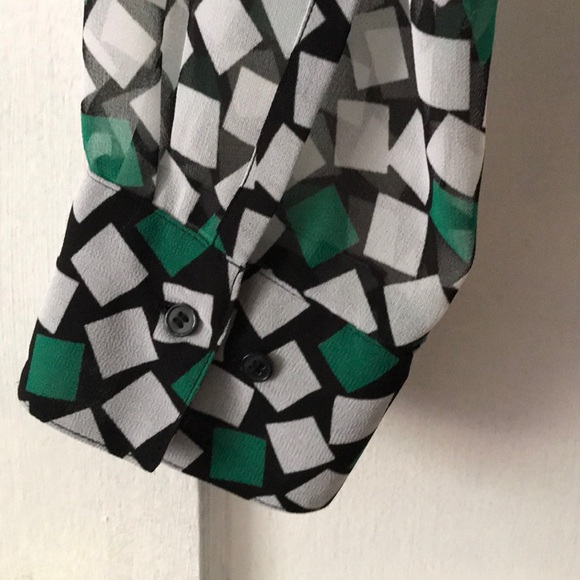 Lane Bryant sheer geometric button up - Picture 4 of 4